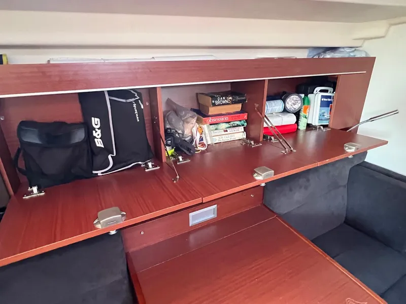 Slide: The Image of Hanse 415 - 33