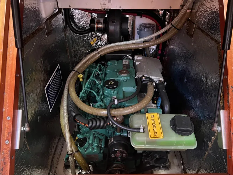 Slide: The Image of Hanse 415 - 41