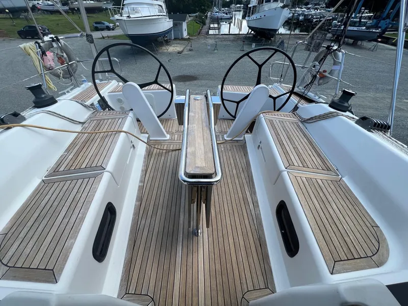 Slide: The Image of Hanse 415 - 5