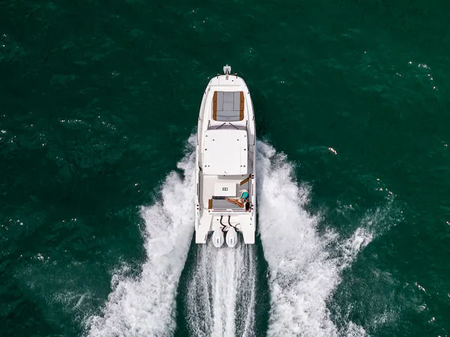 Slide: The Image of Beneteau Flyer 9 SUNdeck 2025 - 24
