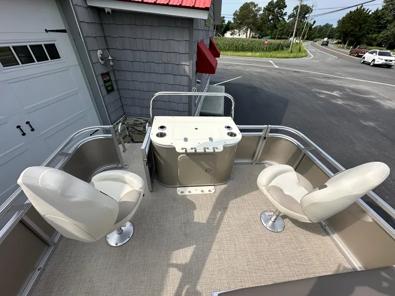Slide: The Image of 2025 Tahoe Pontoon 2385 Sport 85, Rear Fish, Tri Toon, Sport Performance deck. - 17