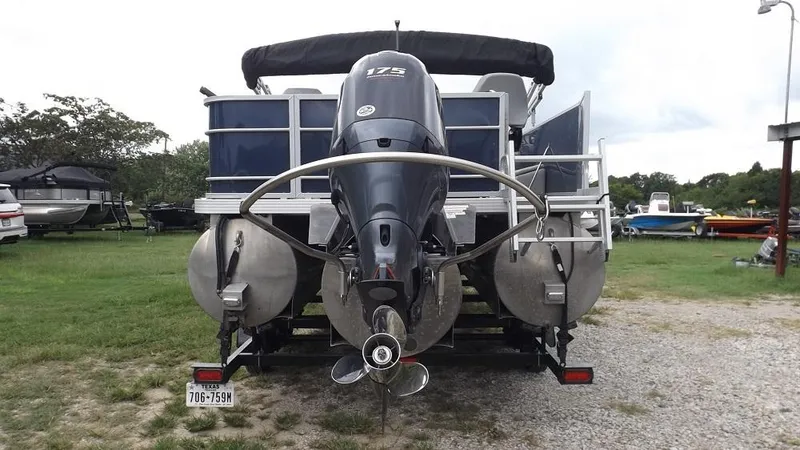 Slide: The Image of 2021 Veranda Fish VF22F2 pontoon boat with Yamaha 175 outboard motor. - 3