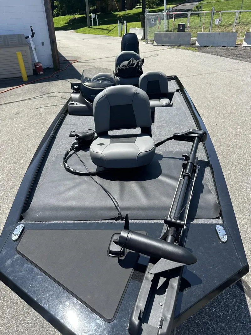 Slide: The Image of 2023 Tracker Pro 170 fishing boat with seating and trolling motor. - 21
