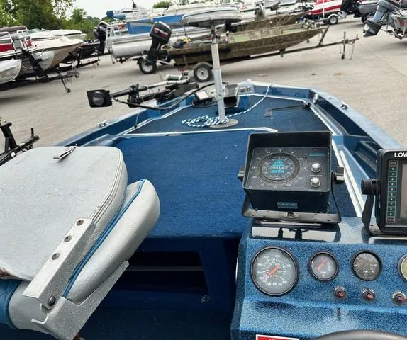 Slide: The Image of Norris Craft 1900XL VEE 1985 - 8