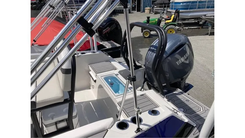 Slide: The Image of 2024 Starcraft SVX 191 OB CC boat with Yamaha outboard motor. - 5