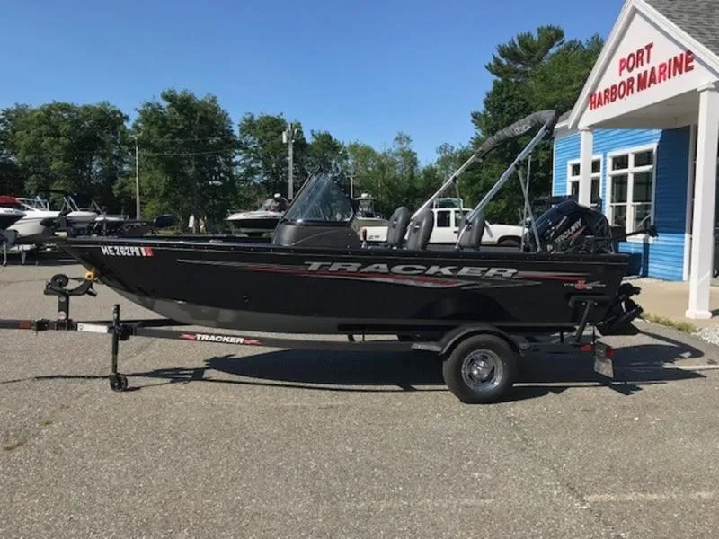 Slide: The Image of 2024 Tracker Pro Guide™ V-16 WT boat at Port Harbor Marine. - 6