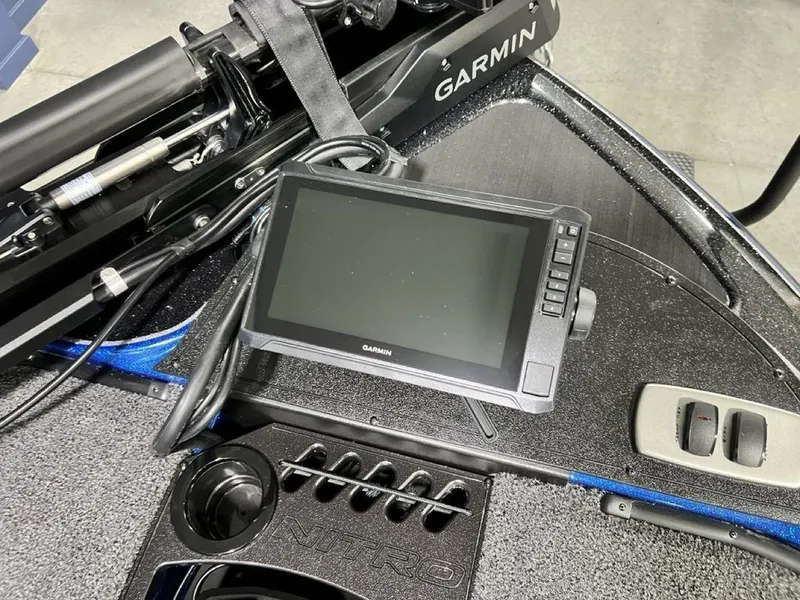 Slide: The Image of Garmin device on 2025 Nitro Z19 Pro boat dashboard, featuring advanced navigation technology. - 9