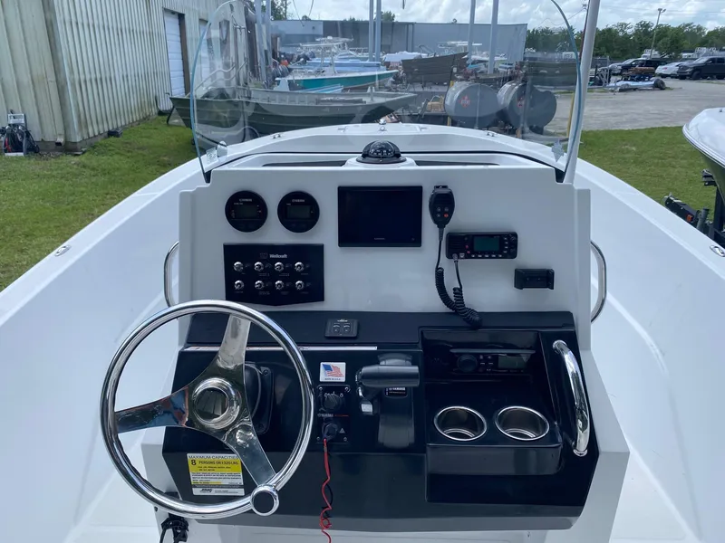 Slide: The Image of Wellcraft 202 Fisherman 2023 - 18