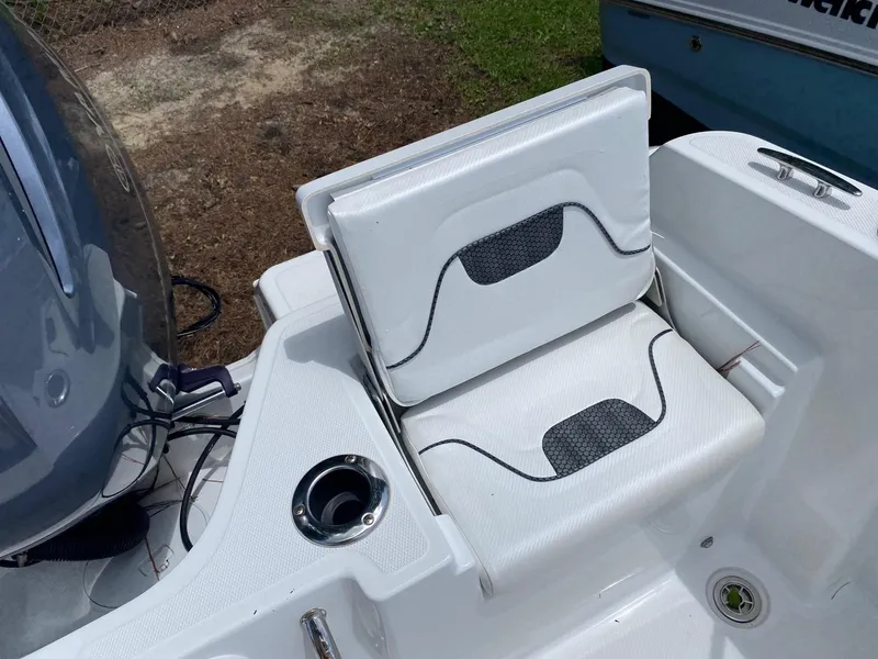 Slide: The Image of Wellcraft 202 Fisherman 2023 - 18