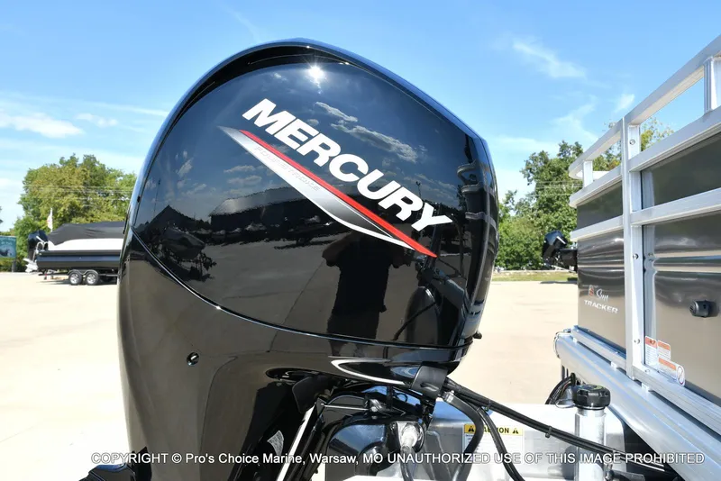 Slide: The Image of Sun Tracker FISHIN' BARGE 22 DLX w/150HP Mercury 4 Stroke 2025 - 14