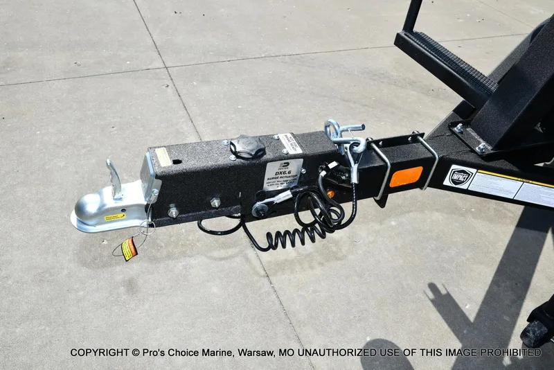 Slide: The Image of Sun Tracker FISHIN' BARGE 22 DLX w/150HP Mercury 4 Stroke 2025 - 19