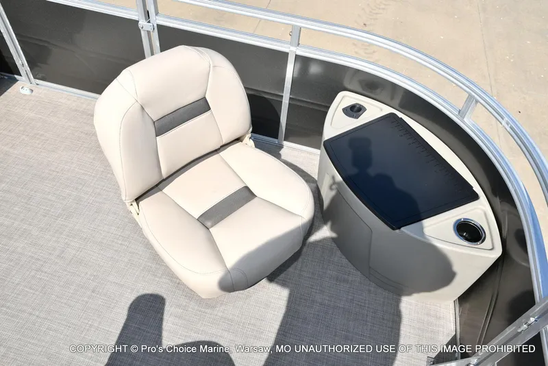 Slide: The Image of Sun Tracker FISHIN' BARGE 22 DLX w/150HP Mercury 4 Stroke 2025 - 22