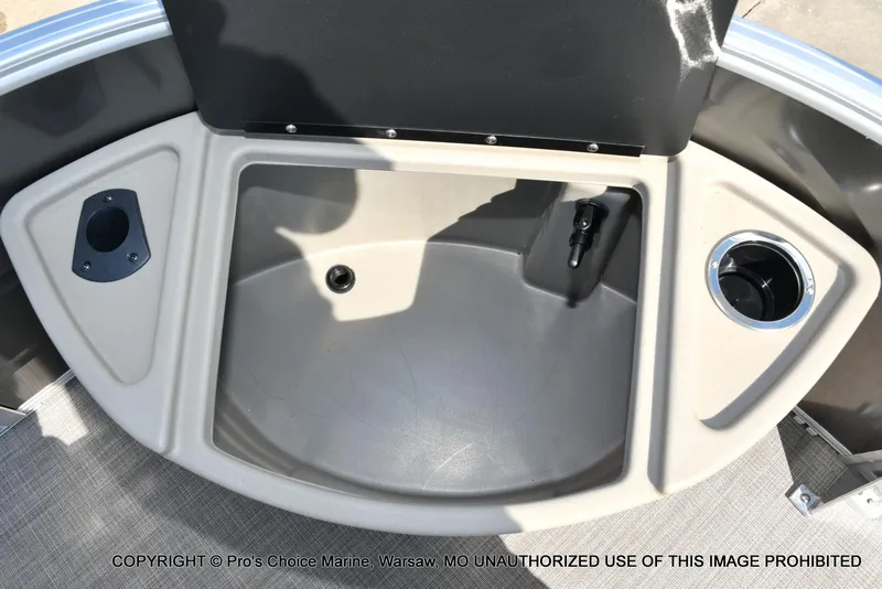 Slide: The Image of Sun Tracker FISHIN' BARGE 22 DLX w/150HP Mercury 4 Stroke 2025 - 26