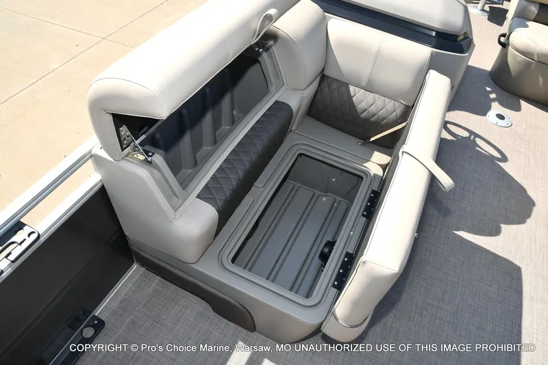 Slide: The Image of Sun Tracker FISHIN' BARGE 22 DLX w/150HP Mercury 4 Stroke 2025 - 36