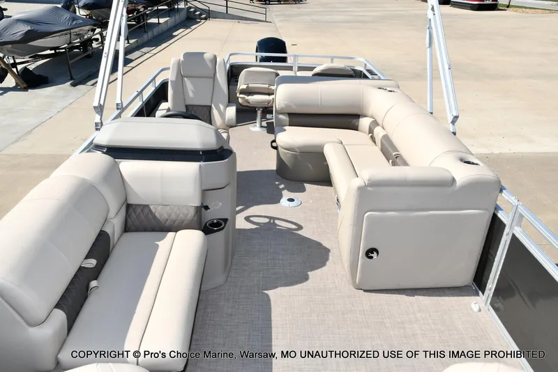 Slide: The Image of Sun Tracker FISHIN' BARGE 22 DLX w/150HP Mercury 4 Stroke 2025 - 4