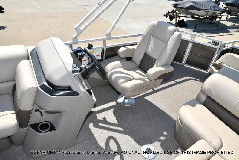 Slide: The Image of Sun Tracker FISHIN' BARGE 22 DLX w/150HP Mercury 4 Stroke 2025 - 41