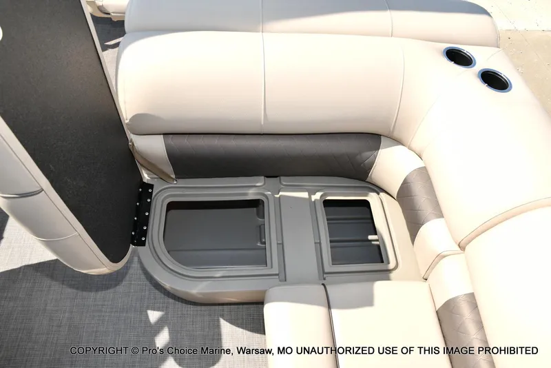 Slide: The Image of Sun Tracker FISHIN' BARGE 22 DLX w/150HP Mercury 4 Stroke 2025 - 44