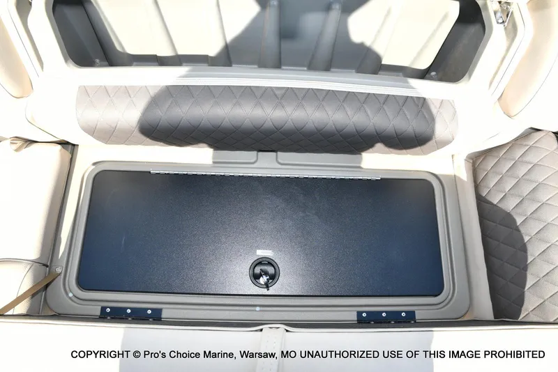 Slide: The Image of Sun Tracker FISHIN' BARGE 22 DLX w/150HP Mercury 4 Stroke 2025 - 47