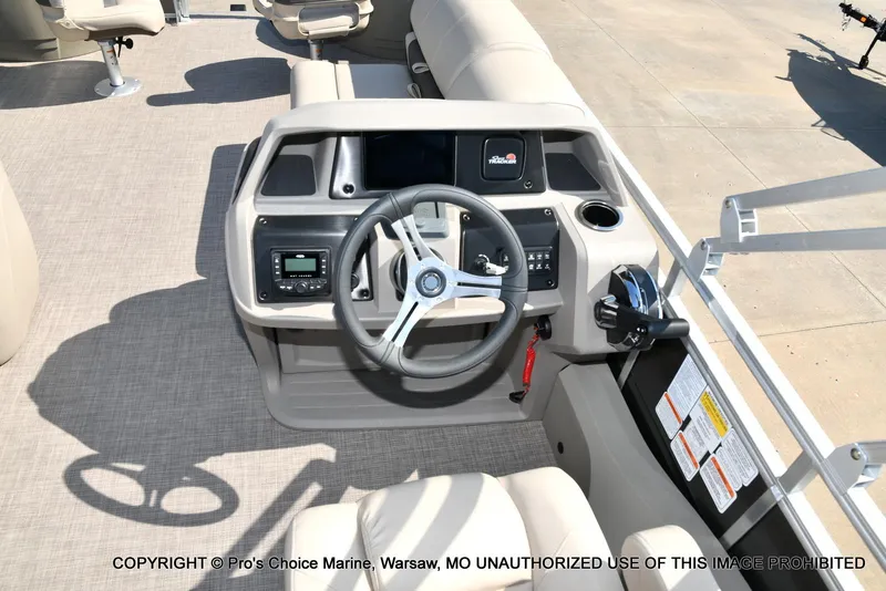 Slide: The Image of Sun Tracker FISHIN' BARGE 22 DLX w/150HP Mercury 4 Stroke 2025 - 49