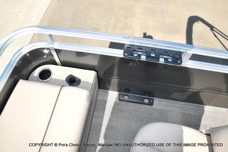 Slide: The Image of Sun Tracker FISHIN' BARGE 22 DLX w/150HP Mercury 4 Stroke 2025 - 58