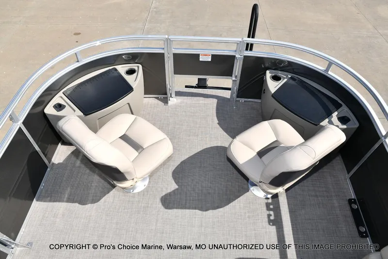 Slide: The Image of Sun Tracker FISHIN' BARGE 22 DLX w/150HP Mercury 4 Stroke 2025 - 6