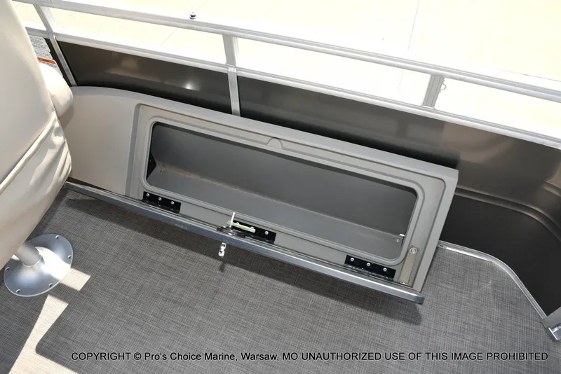 Slide: The Image of Sun Tracker FISHIN' BARGE 22 DLX w/150HP Mercury 4 Stroke 2025 - 65