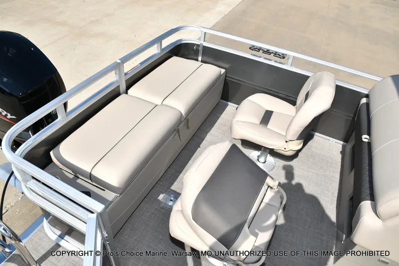 Slide: The Image of Sun Tracker FISHIN' BARGE 22 DLX w/150HP Mercury 4 Stroke 2025 - 7