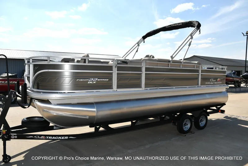 Slide: The Image of Sun Tracker FISHIN' BARGE 22 DLX w/150HP Mercury 4 Stroke 2025 - 78