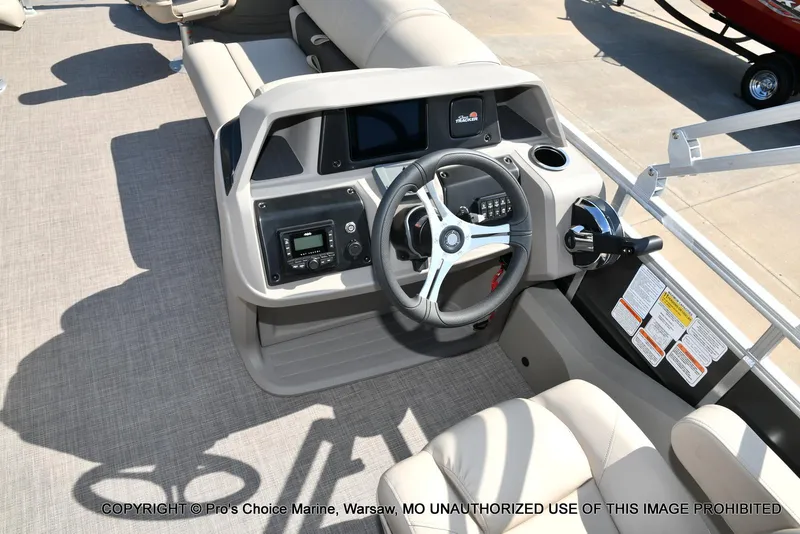 Slide: The Image of Sun Tracker FISHIN' BARGE 22 DLX w/150HP Mercury 4 Stroke 2025 - 8