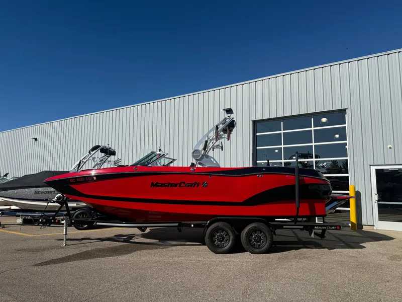 The Image of MasterCraft X24 2019 - 1