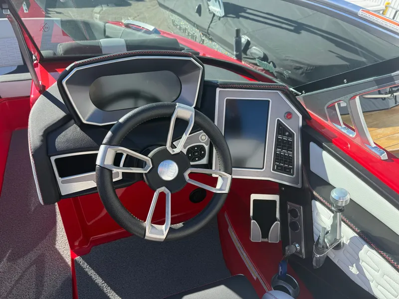 Slide: The Image of MasterCraft X24 2019 - 17