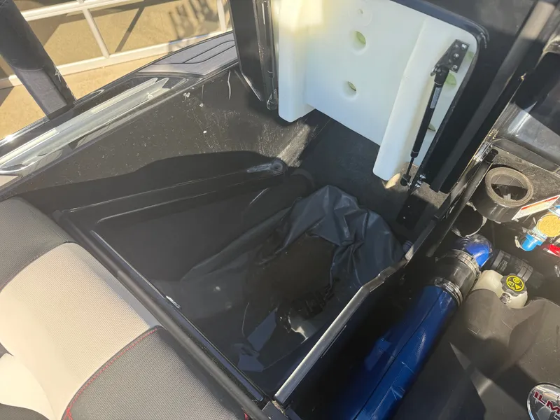 Slide: The Image of MasterCraft X24 2019 - 27