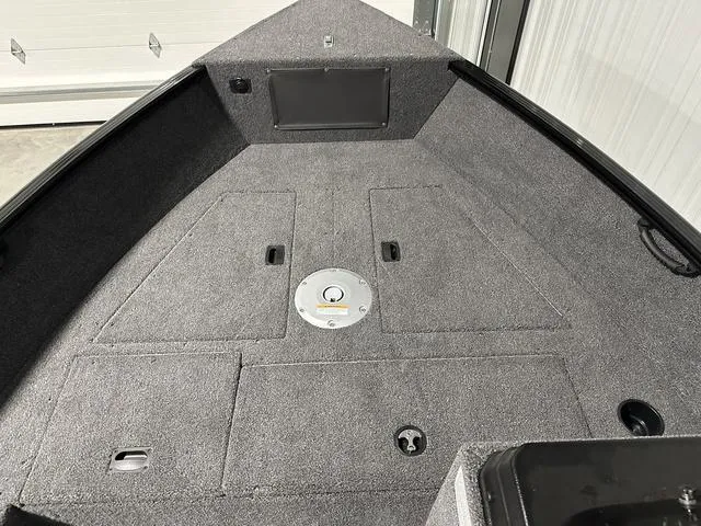 Slide: The Image of Lund 1650 Rebel XL SS 2025 - 11