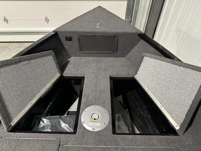 Slide: The Image of Lund 1650 Rebel XL SS 2025 - 13