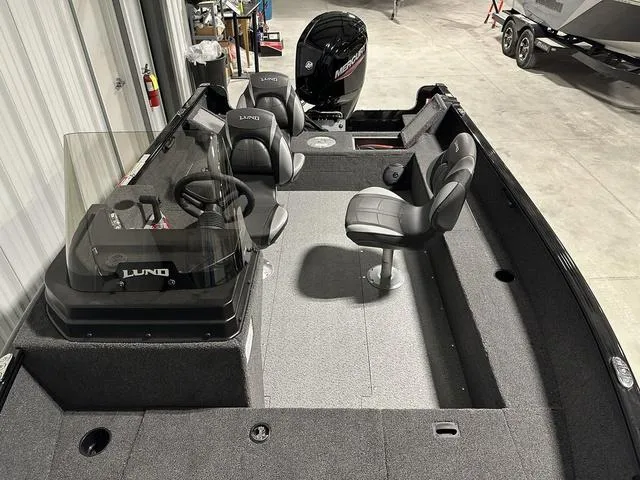 Slide: The Image of Lund 1650 Rebel XL SS 2025 - 15