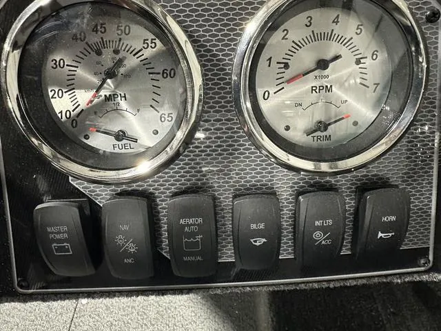 Slide: The Image of Lund 1650 Rebel XL SS 2025 - 18