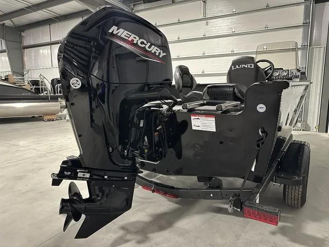 Slide: The Image of Lund 1650 Rebel XL SS 2025 - 6