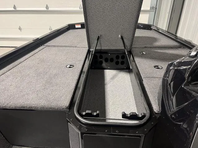 Slide: The Image of Lund 1775 Renegade SS 2025 - 19