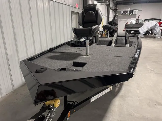 Slide: The Image of Lund 1775 Renegade SS 2025 - 3