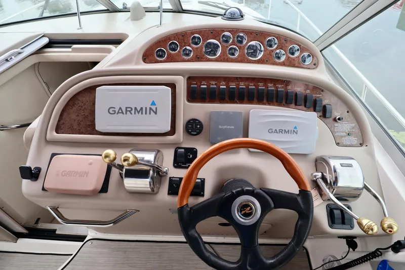 Slide: The Image of Sea Ray Sundancer 310 2001 - 10