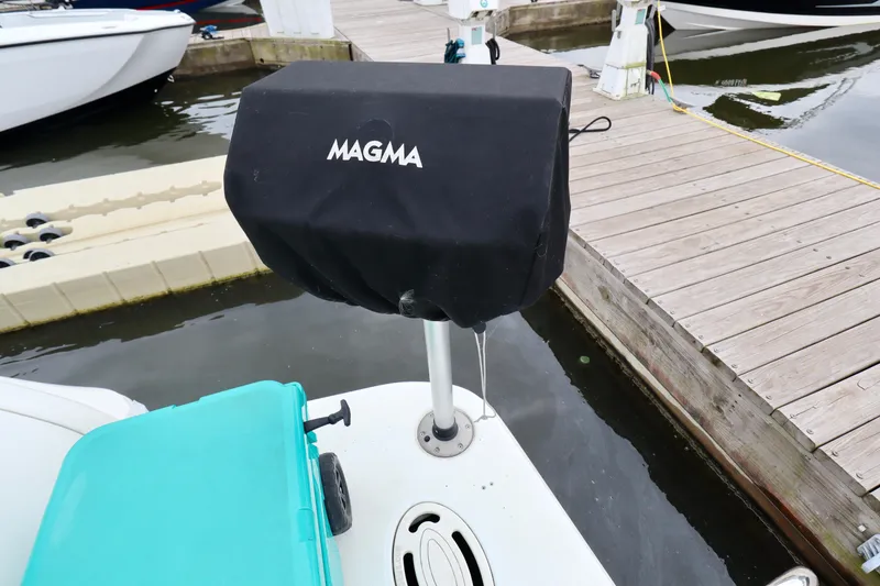 Slide: The Image of Sea Ray Sundancer 310 2001 - 18