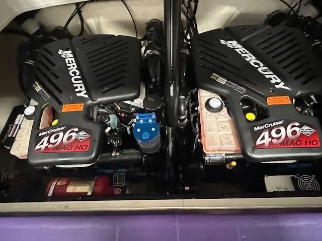 Slide: The Image of 2004 Powerquest 340 Vyper with twin MerCruiser 496 MAG HO engines. - 14