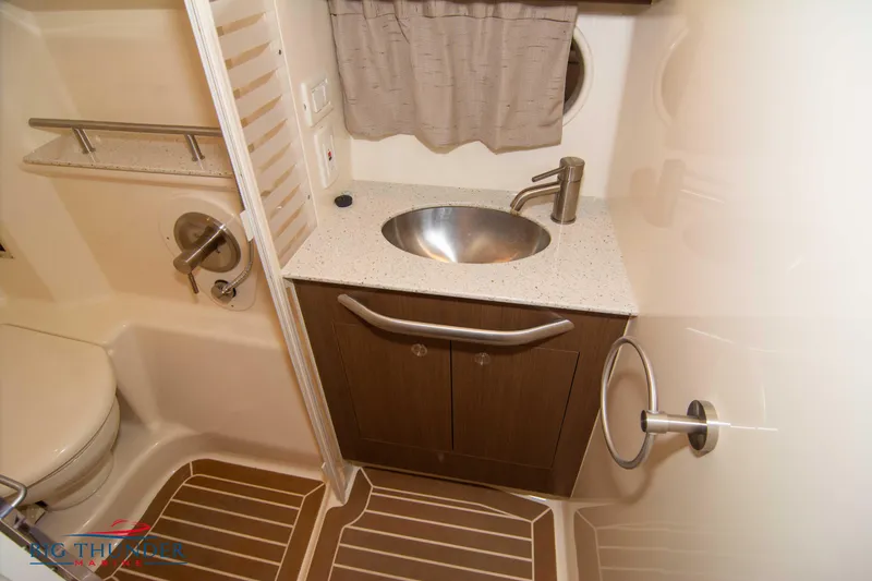 Slide: The Image of Sea Ray Sundancer 370 2016 - 66