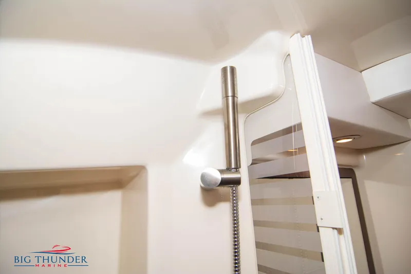 Slide: The Image of Sea Ray Sundancer 370 2016 - 69