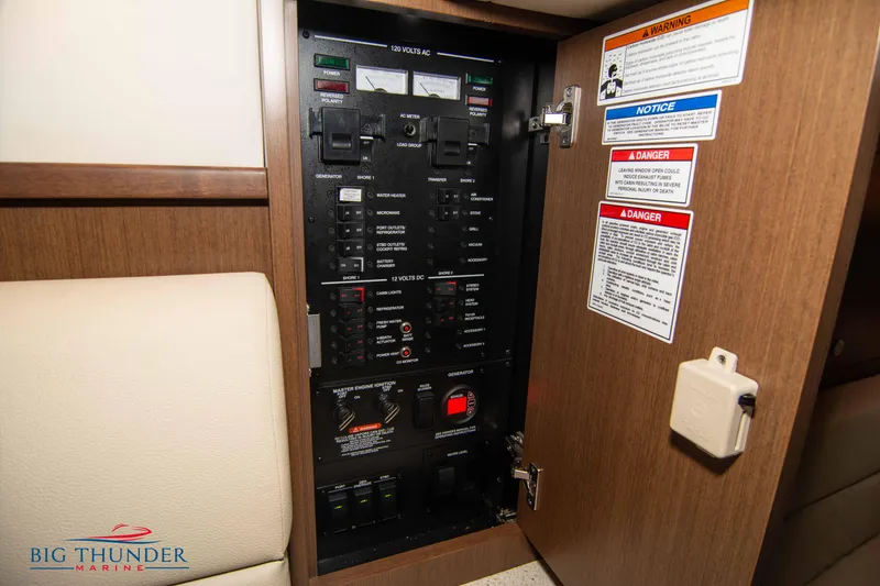 Slide: The Image of Sea Ray Sundancer 370 2016 - 70