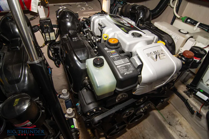 Slide: The Image of Sea Ray Sundancer 370 2016 - 76