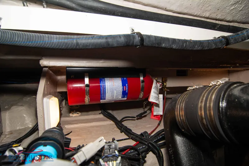 Slide: The Image of Sea Ray Sundancer 370 2016 - 80