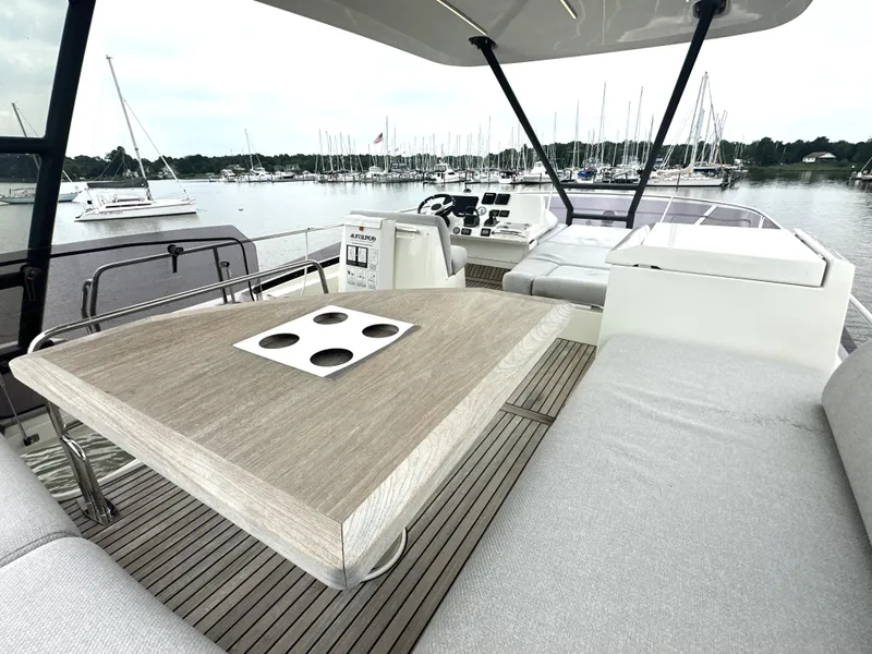 Slide: The Image of 2022 Prestige Yachts 460 Fly - 16