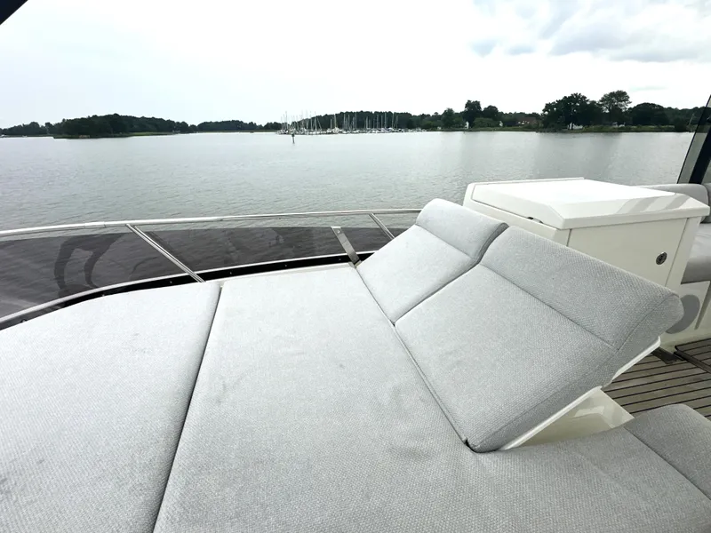 Slide: The Image of 2022 Prestige Yachts 460 Fly - 18