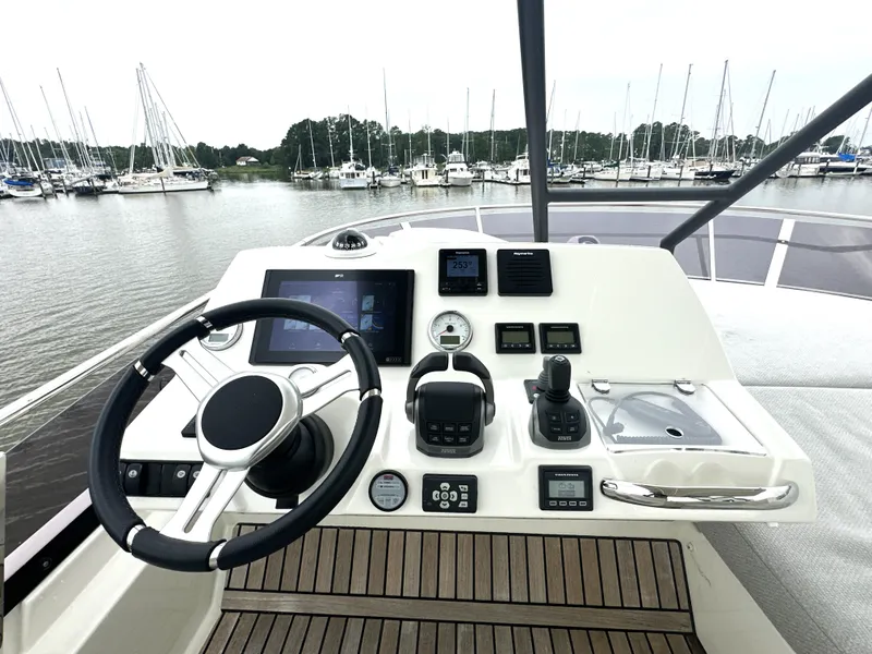 Slide: The Image of 2022 Prestige Yachts 460 Fly - 21